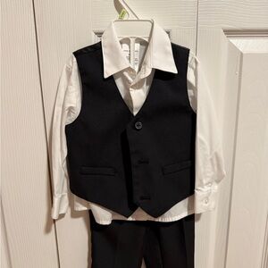 18 month boys Van Heusen Black and White Vest Set